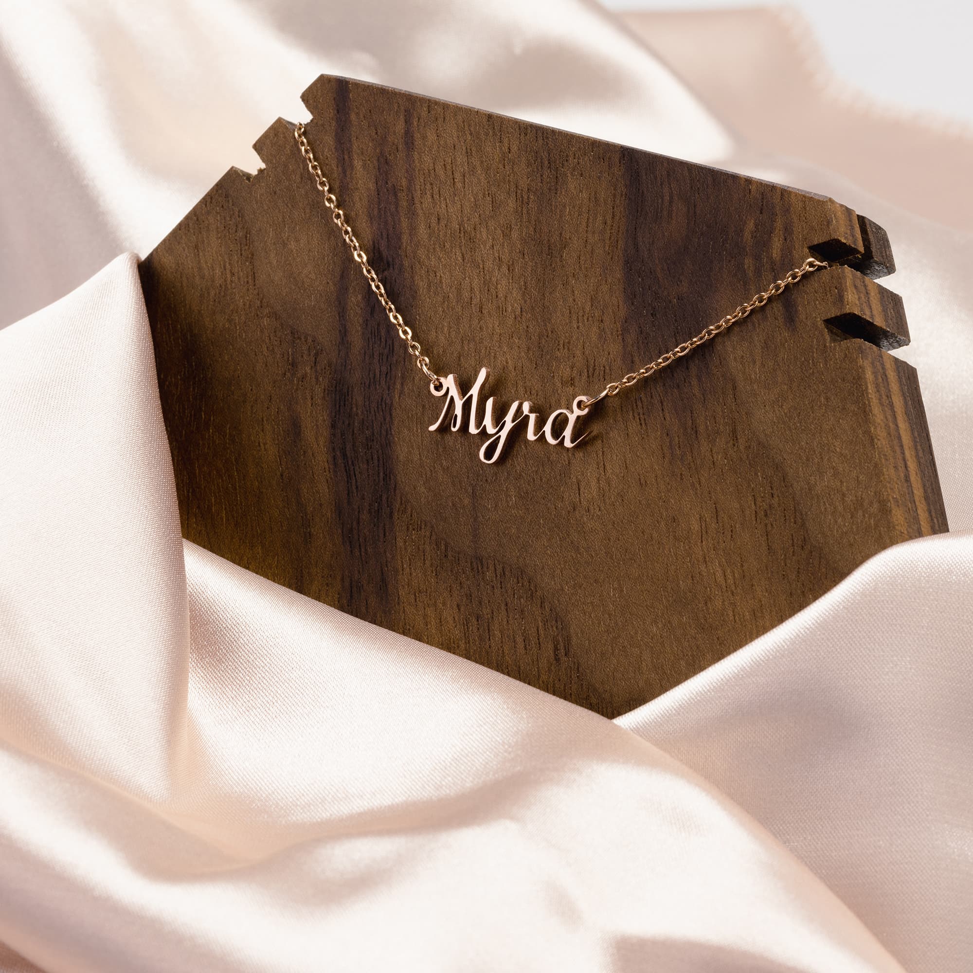 Cookie_Font_Necklace_Mockups_File.jpg_15283821