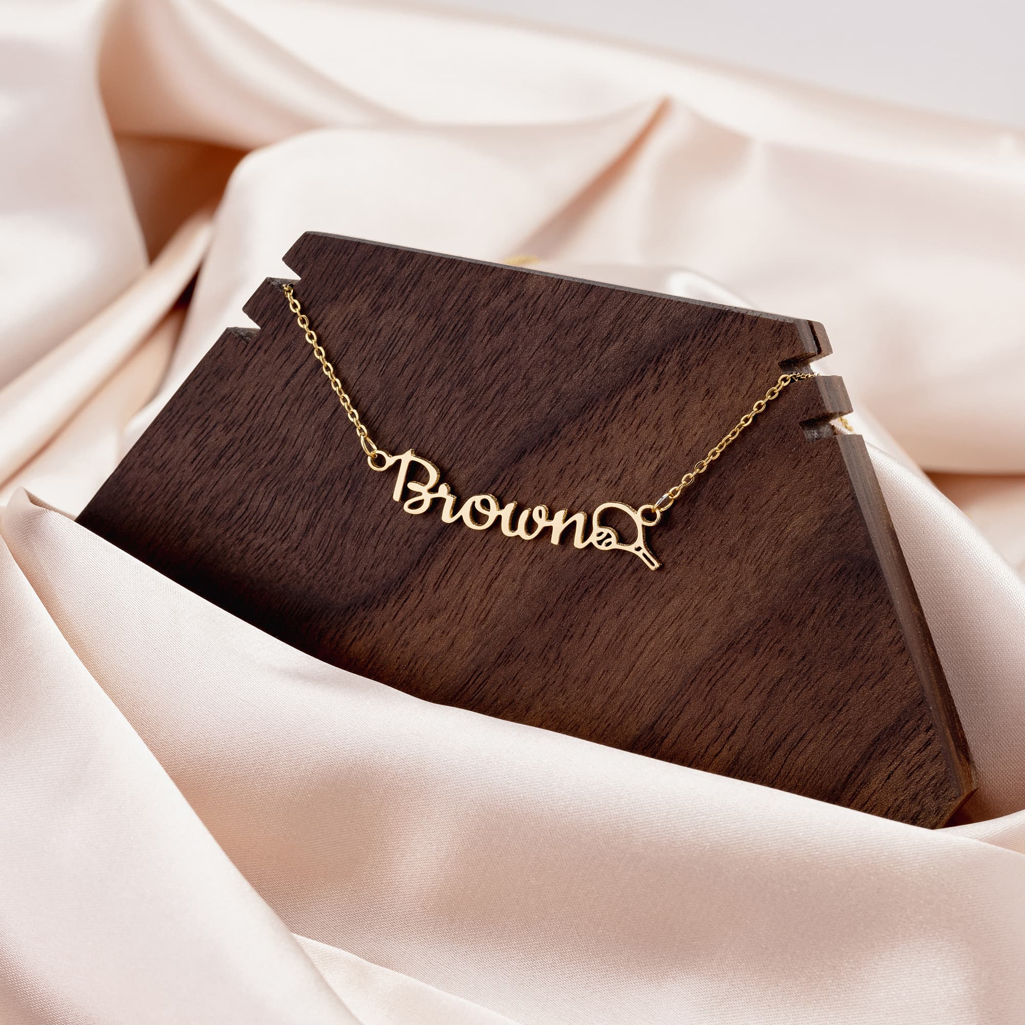 Sports_Mom_Necklace_Mockups_File.jpg_15234992